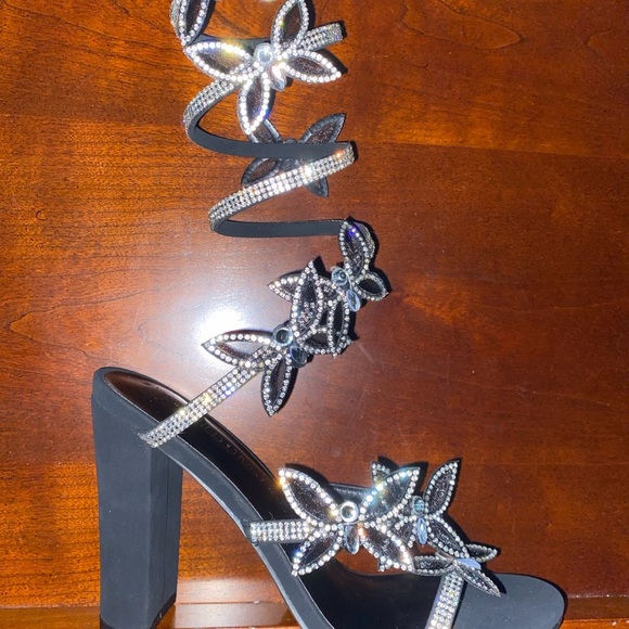 WILD DIVA Elegant Black Strappy Heels with Rhinestone Embellishments NEW Size: 6 - Picture 4 of 6